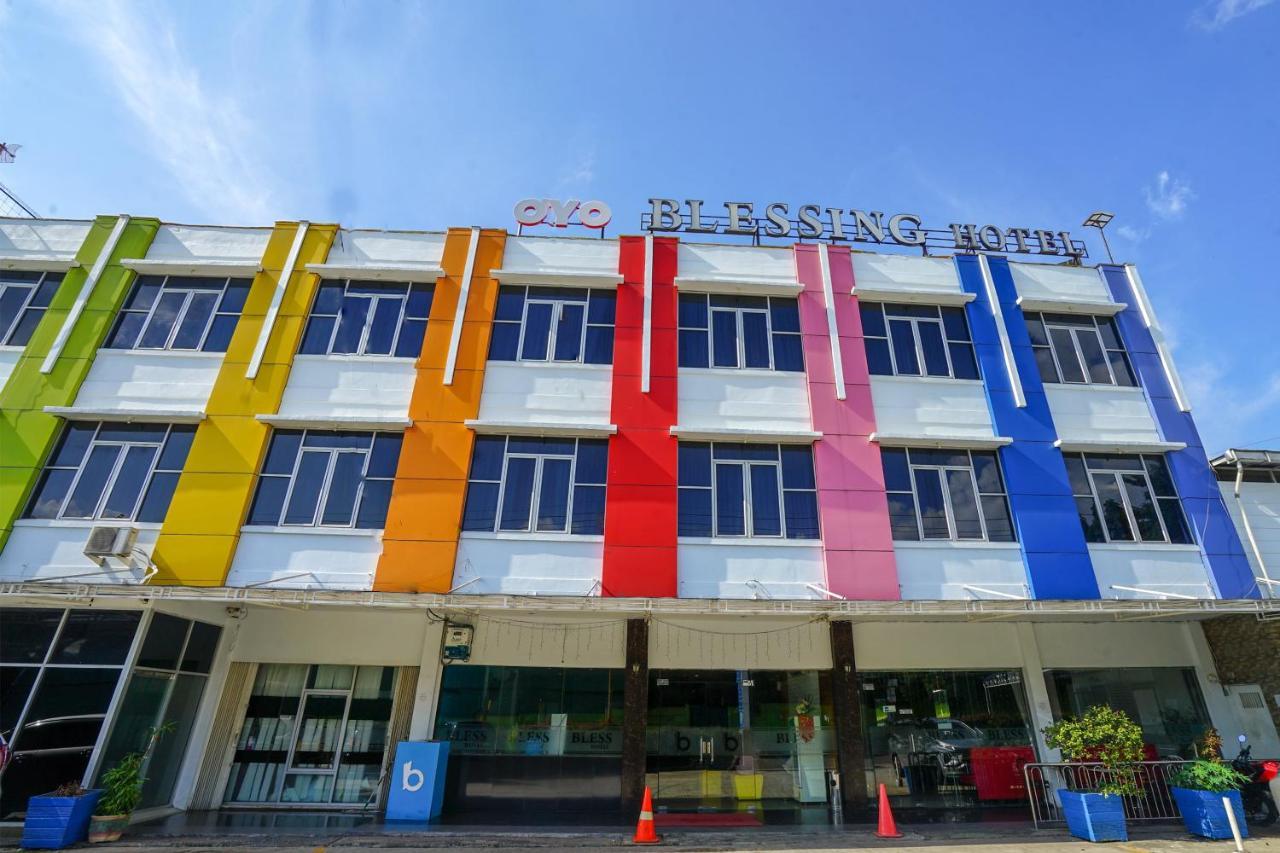 Oyo 575 Blessing Hotel Palembang Eksteriør billede