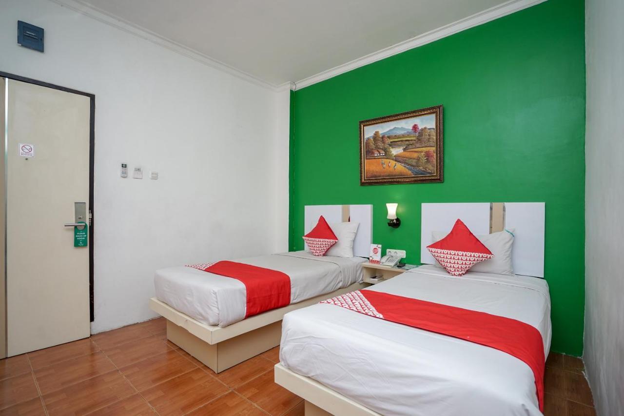 Oyo 575 Blessing Hotel Palembang Eksteriør billede