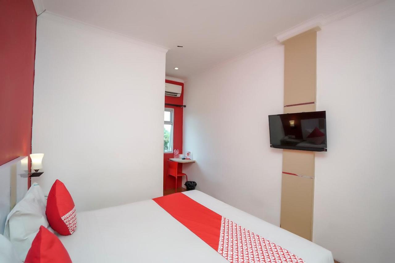 Oyo 575 Blessing Hotel Palembang Eksteriør billede