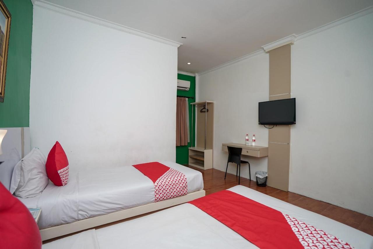 Oyo 575 Blessing Hotel Palembang Eksteriør billede