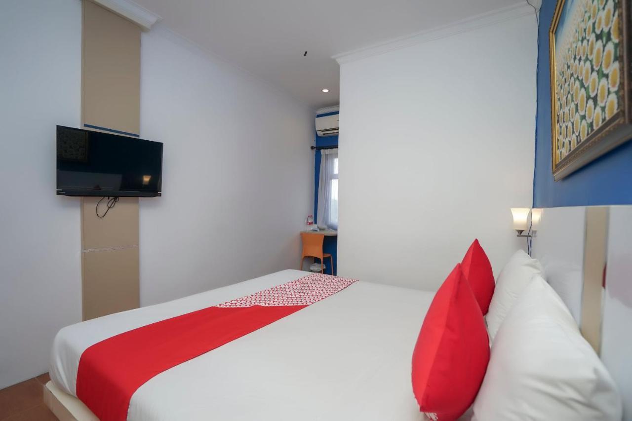 Oyo 575 Blessing Hotel Palembang Eksteriør billede