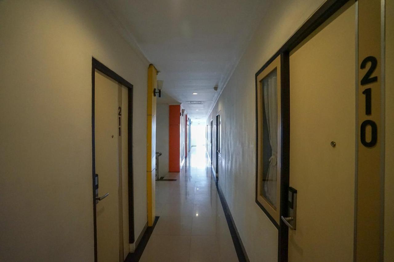 Oyo 575 Blessing Hotel Palembang Eksteriør billede